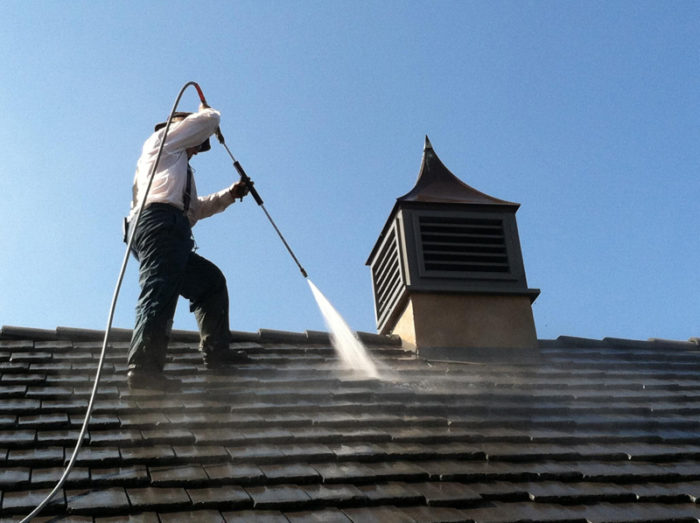 soft wash roof & gutter wash